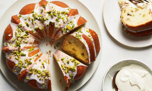 Món ngon mỗi ngày: Bánh Bundt hạt dẻ cười