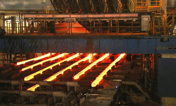 Giá quặng sắt tiếp tục tăng trên các sàn giao dịch chính