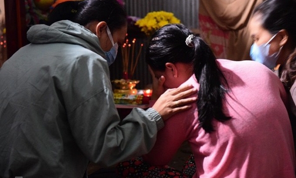 Đã đưa được thi thể bé Hạo Nam lên mặt đất