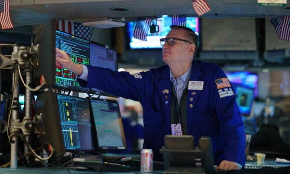 Chỉ số Dow Jones giảm hơn 460 điểm trong ngày thứ hai khi mùa thu nhập bắt đầu