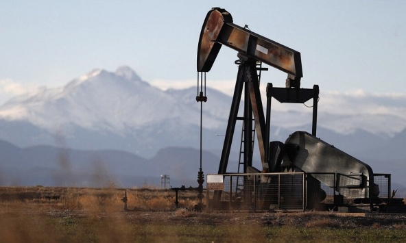 Giá xăng dầu ngày 28/1: Tăng giảm trái chiều