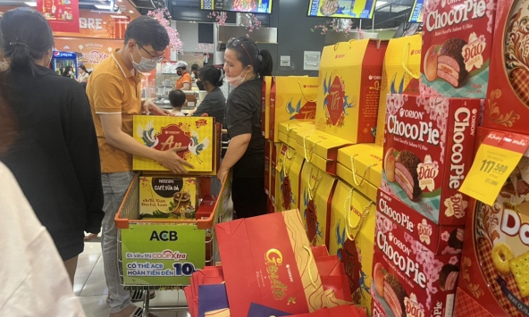 Doanh số bán hàng tại các siêu thị ở TP.HCM tăng dưới 10% dịp Tết Nguyên đán