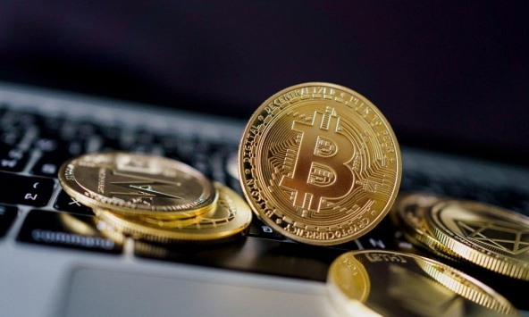 Bitcoin biến động mạnh sau báo cáo việc làm của Mỹ