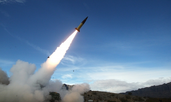 Mỹ gửi lửa tầm xa cho Ukraina trong gói viện trợ trị giá 2,2 tỷ USD

