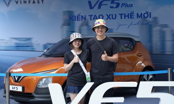 Lý do chọn mua xe điện của người trẻ văn minh