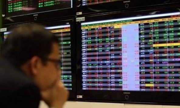 Cổ phiếu ngân hàng mang 'sắc xanh' về cho VN-Index vào cuối phiên