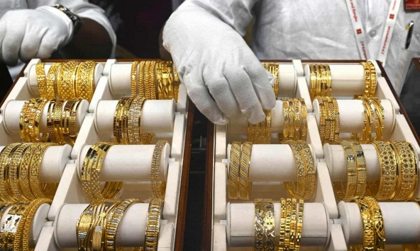 Giá vàng hôm nay 7/2: Vàng tăng giảm trái chiều