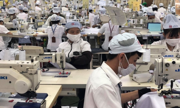 Ngân hàng tìm cách hạ lãi suất, tháo gỡ khó khăn cho doanh nghiệp