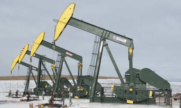 Giá xăng dầu ngày 11/2: Dầu thô Brent tăng gần 2%