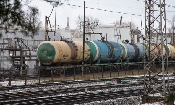 Nga cắt giảm sản lượng dầu để đáp trả lệnh trừng phạt của phương Tây, đẩy giá lên cao