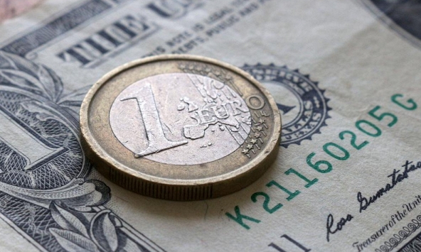 Kinh tế châu Âu sẽ như thế nào sau khi euro lấy lại vị thế so với đồng USD?