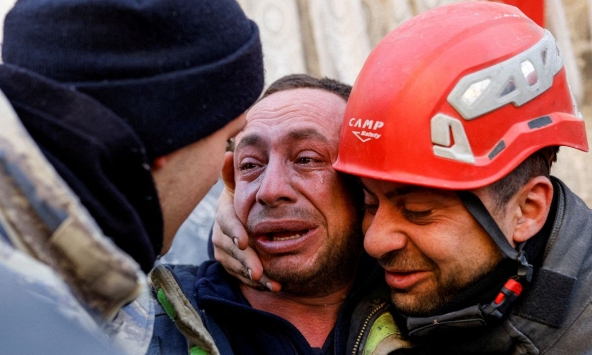 28.000 chết vì động đất, Thổ Nhĩ Kỳ bắt đầu hành động pháp lý đối với các chủ tòa nhà bị sập