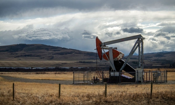 Giá xăng dầu ngày 17/2: Dầu thô duy trì ổn định