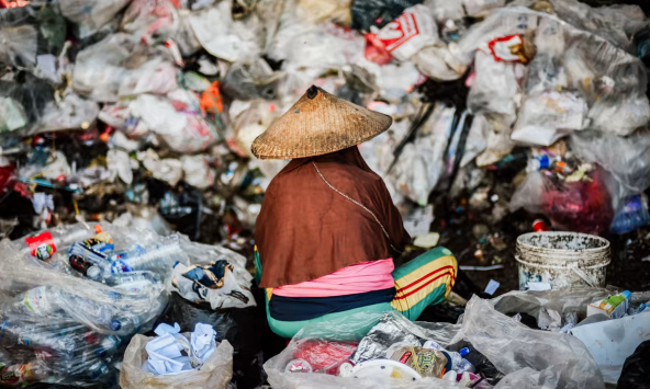 Startup biến rác thải nhựa thành hàng tiêu dùng