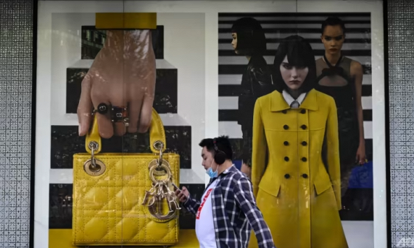 Lĩnh vực hàng xa xỉ đang tìm cách mở cửa trở lại ở Trung Quốc 