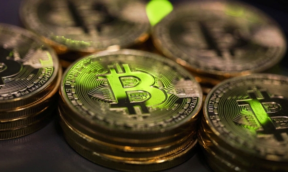 Bitcoin vượt ngưỡng 25.000 USD