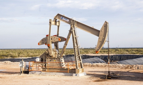 Giá xăng dầu ngày 21/2: Dầu thô phục hồi