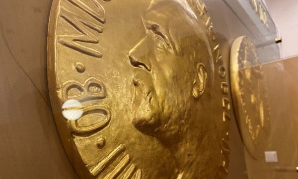 Chiến tranh Ukraina thống trị danh sách giải Nobel Hòa bình 2023

