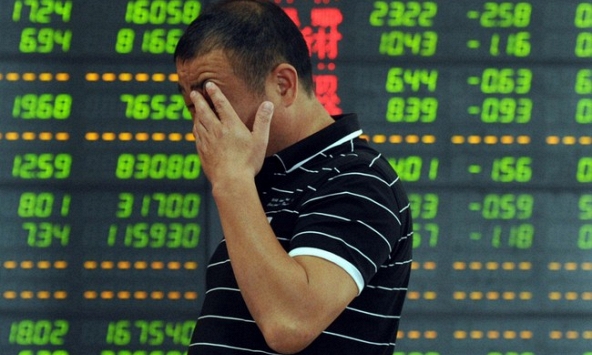 Bất ngờ bật mạnh cuối phiên, VN-Index về sát giá tham chiếu