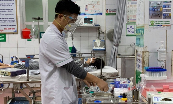 Bệnh viện lớn kêu cứu vì thiếu vật tư hóa chất, thu không đủ chi