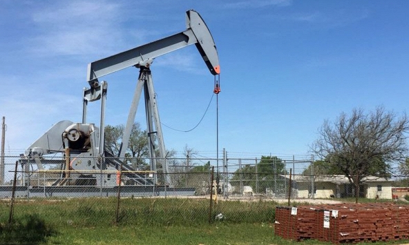 Giá dầu thô tiếp tục đà tăng