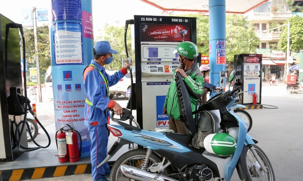 Giá xăng dầu trong nước có thể giảm tiếp vào ngày mai 1/3?