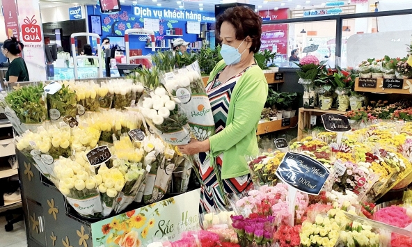 Nhiều siêu thị ở TP.HCM khuyến mãi nhân dịp 8/3