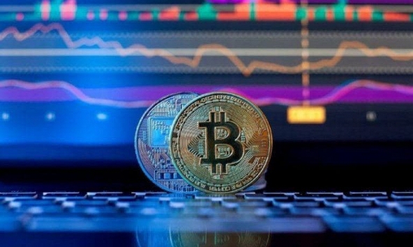 Bitcoin tiếp tục lao dốc, mất gần 2% trong vòng 24 giờ