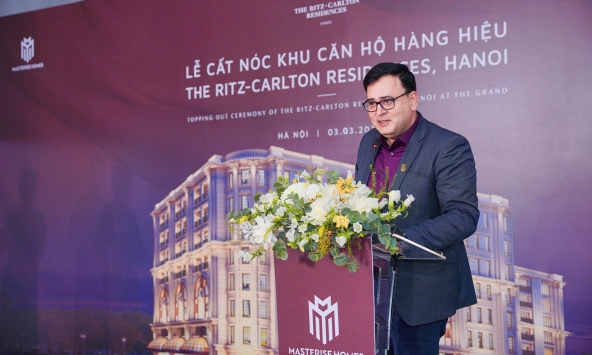 Khu căn hộ hàng hiệu The Ritz-Carlton Residences, Hanoi chính thức cất nóc