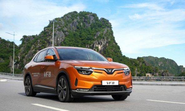 Hãng taxi của ông Phạm Nhật Vượng tìm đối tác tài xế taxi