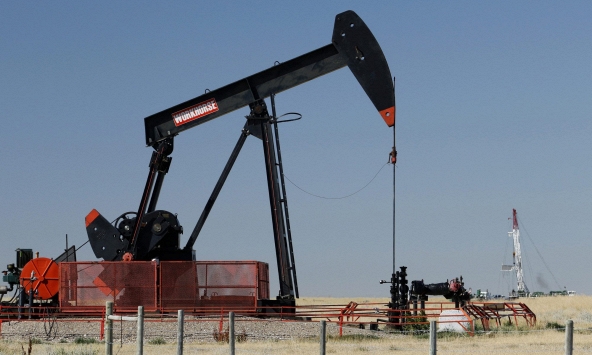 Báo cáo việc làm của Mỹ khả quan kéo giá dầu thô đi lên