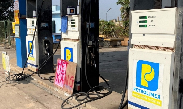 Hơn một năm bỏ tiền túi bù lỗ, doanh nghiệp bán lẻ xăng dầu kêu cứu