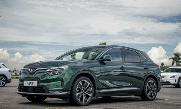 VinFast bàn giao 416 ô tô điện VF 8 và VF e34 trong tháng 2