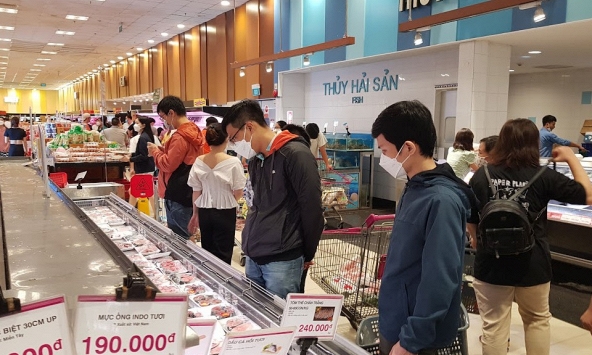 Một số siêu thị giảm giá các mặt hàng thực phẩm tươi sống