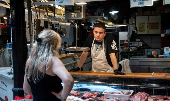 Lạm phát của Argentina lần đầu tiên vượt qua mức 100% kể từ năm 1991