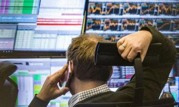 Cổ phiếu chứng khoán tăng 'kịch trần', VN-Index lấy lại sắc xanh