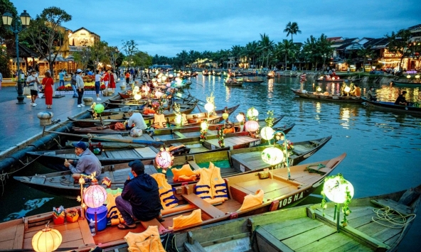 Thủ tướng đề nghị làm rõ nguyên nhân du lịch Việt Nam 'đi trước về chậm'