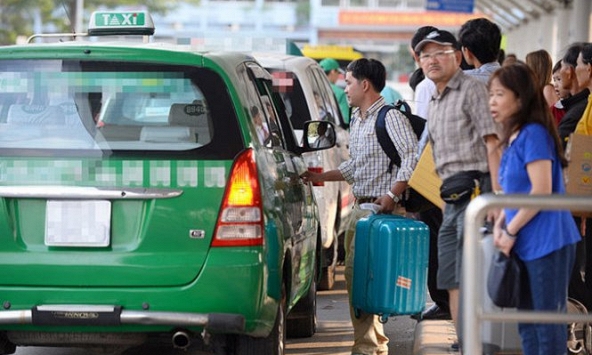 Xe taxi vào sân bay Tân Sơn Nhất sẽ phải đóng phí từa đầu tháng 4