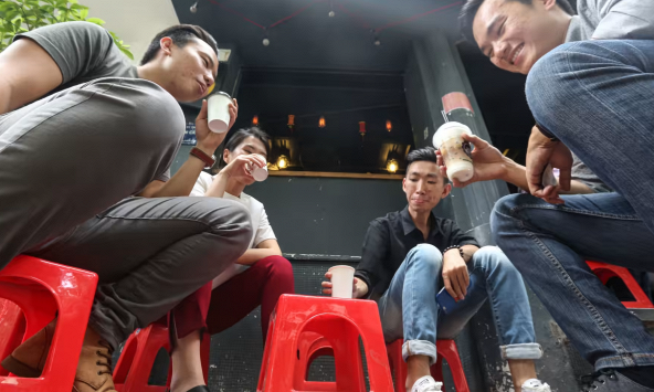 Văn hóa cà phê của người Việt và 'vị đắng' của Starbucks sau 10 năm vào Việt Nam