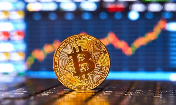 Bitcoin biến động mạnh, vượt ngưỡng 26.000 USD