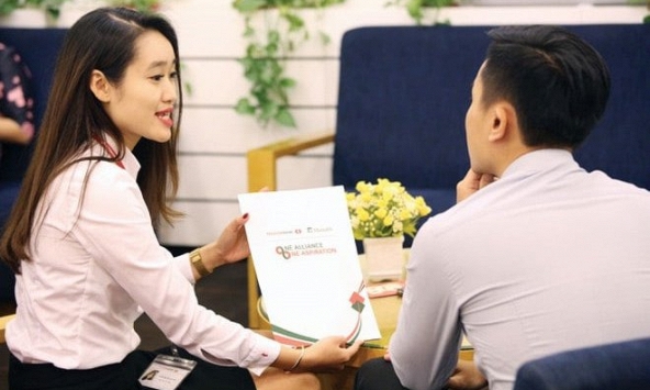 Nghiêm cấm ngân hàng 'ép' khách mua bảo hiểm, trái phiếu