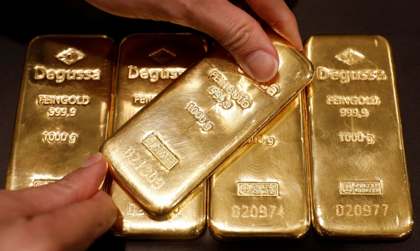 Giá vàng thế giới hướng tới mức 2.000 USD/ounce