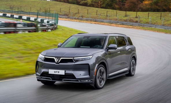 VinFast công bố bàn giao lô xe VF 9 đầu tiên vào ngày 27/3