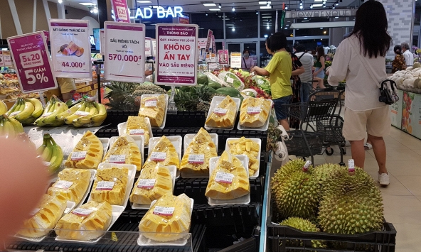 Giá sầu riêng giảm mạnh do nguồn cung dồi dào