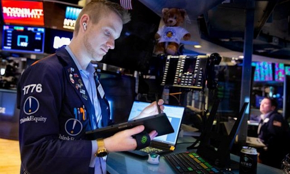 Chứng khoán thế giới tăng mạnh khi lo ngại về lĩnh vực ngân hàng giảm bớt