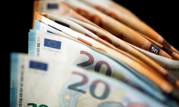 Tình trạng bất ổn tài chính kéo dài khiến đồng USD tiếp tục suy yếu