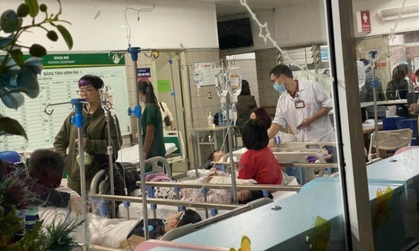 Hơn 50 học sinh nghi ngộ độc đã ăn gì trong chuyến đi dã ngoại?