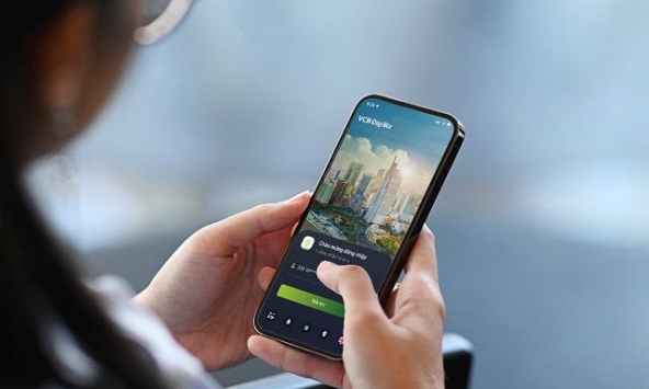 Nhiều ngân hàng đồng loạt tăng phí SMS Banking