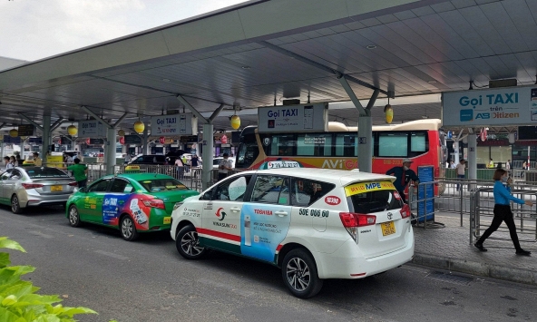 Rút lại phương án thu phí taxi theo lượt tại sân bay Tân Sơn Nhất