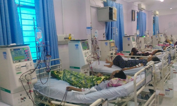 Bệnh nhân chạy thận nhân tạo ở TP.HCM quá tải